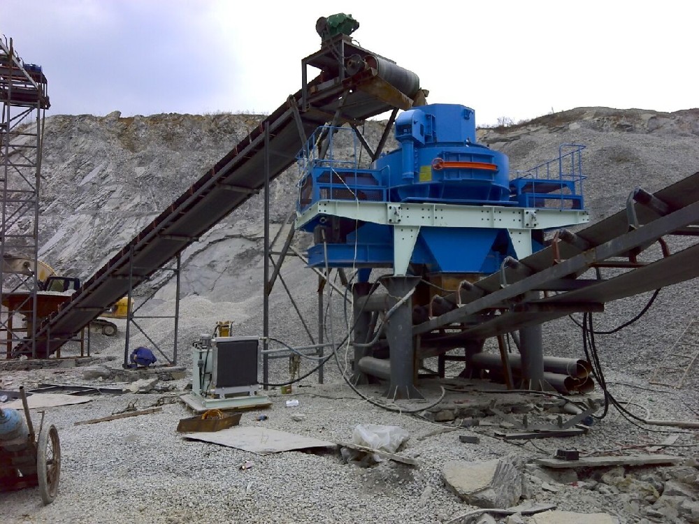 大傾角皮帶輸送機(jī)的優(yōu)點介紹